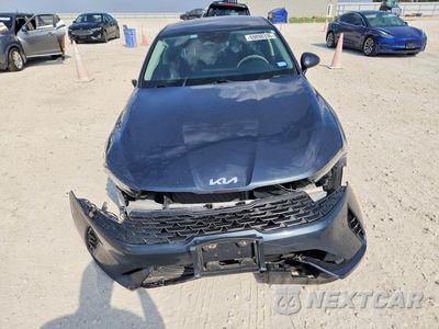 Piąte zdjęcie samochodu w środku: 2022 KIA K5 LXS VIN:5XXG14J25NG091405 - miniatura