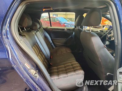 Zdjęcie 10 z 12 samochodu: 2011 VOLKSWAGEN GTI VIN:WVWHD7AJ1BW205804 - miniatura
