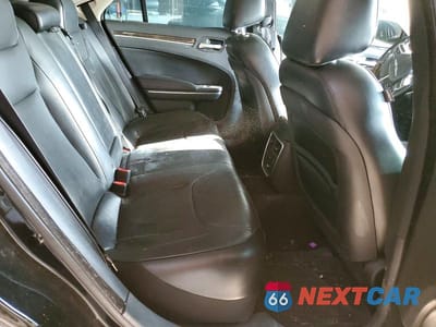 Zdjęcie 10 z 12 samochodu: 2016 CHRYSLER 300C VIN:2C3CCAEG0GH190456 - miniatura