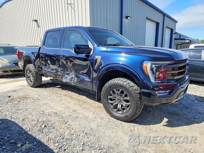 Czwarte zdjęcie samochodu z boku: 2023 FORD F150 SUPERCREW VIN:1FTEW1E82PFB21483 - miniatura