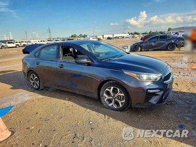 Czwarte zdjęcie samochodu z boku: 2019 KIA FORTE LXS VIN:3KPF24AD8KE123603 - miniatura