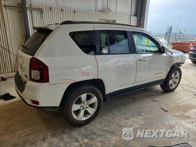 Trzecie zdjęcie samochodu z tyłu: 2014 JEEP COMPASS LATITUDE VIN:1C4NJDEB1ED646054 - miniatura