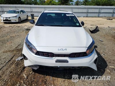 Piąte zdjęcie samochodu w środku: 2024 KIA FORTE GT LINE VIN:3KPF54ADXRE690137 - miniatura