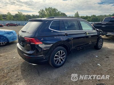 Trzecie zdjęcie samochodu z tyłu: 2019 VOLKSWAGEN TIGUAN SE VIN:3VV2B7AX1KM054884 - miniatura