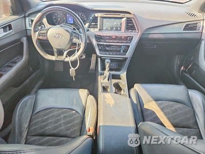 Zdjęcie 8 z 12 samochodu: 2017 HYUNDAI SONATA SPORT 2.0T VIN:5NPE34ABXHH557226 - miniatura
