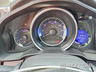 Zdjęcie 9 z 12 samochodu: 2016 HONDA FIT EX VIN:JHMGK5H71GS008564 - miniatura