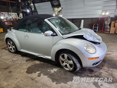 Czwarte zdjęcie samochodu z boku: 2006 VOLKSWAGEN NEW BEETLE CONVERTIBLE OPTION PACKAGE 2 VIN:3VWSF31Y06M300685 - miniatura
