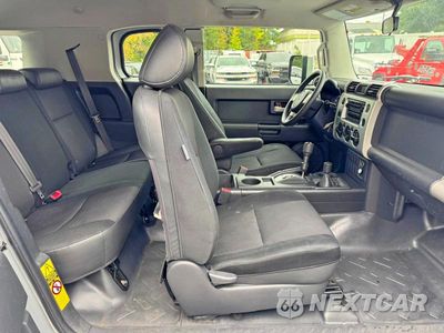 Zdjęcie 9 z 11 samochodu: 2008 TOYOTA FJ CRUISER BASE VIN:JTEBU11F48K023704 - miniatura