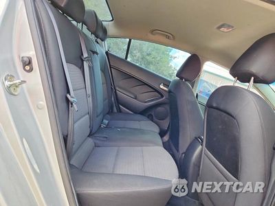 Zdjęcie 10 z 12 samochodu: 2017 KIA FORTE LX VIN:3KPFL4A72HE118705 - miniatura