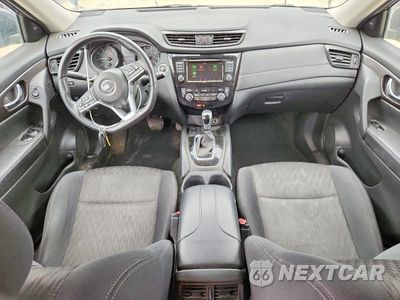 Zdjęcie 8 z 12 samochodu: 2019 NISSAN ROGUE SV VIN:5N1AT2MV3KC751880 - miniatura