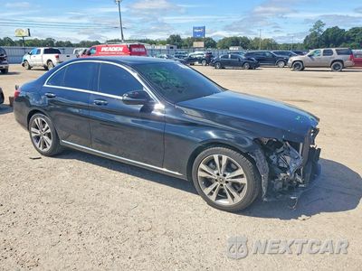 Czwarte zdjęcie samochodu z boku: 2019 MERCEDES-BENZ C 300 VIN:55SWF8DB3KU294936 - miniatura