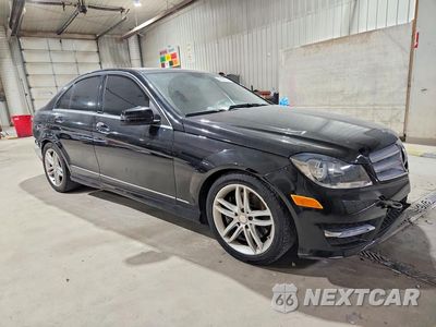 Czwarte zdjęcie samochodu z boku: 2013 MERCEDES-BENZ C 300 4MATIC VIN:WDDGF8AB5DA783236 - miniatura
