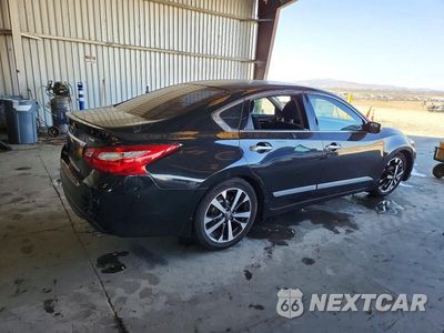Trzecie zdjęcie samochodu z tyłu: 2016 NISSAN ALTIMA 2.5 SR VIN:1N4AL3AP5GC114597 - miniatura