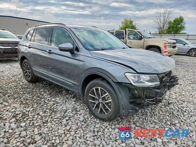 Czwarte zdjęcie samochodu z boku: 2021 VOLKSWAGEN TIGUAN SE VIN:3VV3B7AXXMM134689 - miniatura