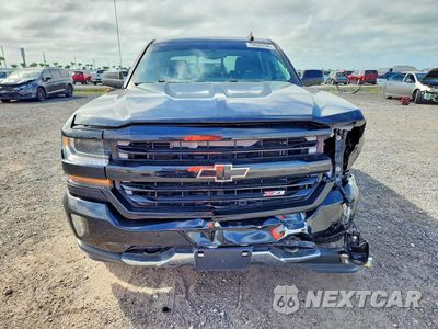 Piąte zdjęcie samochodu w środku: 2017 CHEVROLET SILVERADO K1500 LT VIN:3GCUKREC8HG145264 - miniatura