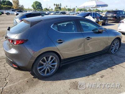 Trzecie zdjęcie samochodu z tyłu: 2019 MAZDA 3 PREFERRED PLUS VIN:JM1BPALM5K1110080 - miniatura