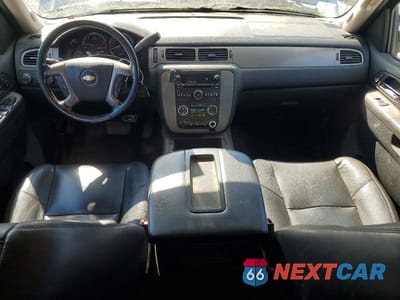 Zdjęcie 8 z 12 samochodu: 2013 CHEVROLET SILVERADO K1500 LTZ VIN:1GCRKTE79DZ281645 - miniatura
