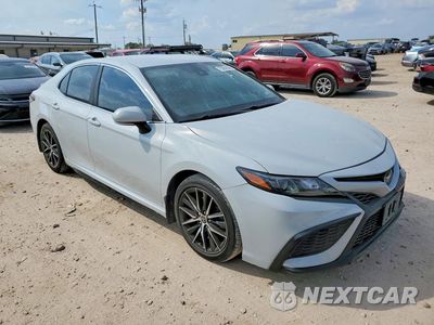 Czwarte zdjęcie samochodu z boku: 2023 TOYOTA CAMRY SE VIN:4T1G11AK5PU121333 - miniatura
