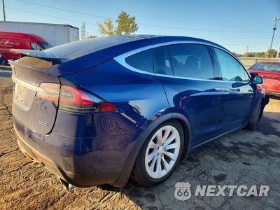 Trzecie zdjęcie samochodu z tyłu: 2018 TESLA MODEL X VIN:5YJXCAE22JF123534 - miniatura