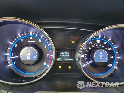 Zdjęcie 9 z 12 samochodu: 2011 HYUNDAI SONATA LIMITED 2.0T VIN:5NPEC4AB2BH172671 - miniatura