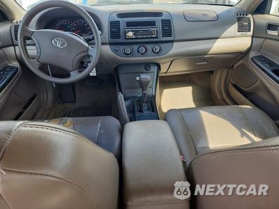 Zdjęcie 8 z 12 samochodu: 2005 TOYOTA CAMRY LE VIN:4T1BE32K55U016832 - miniatura