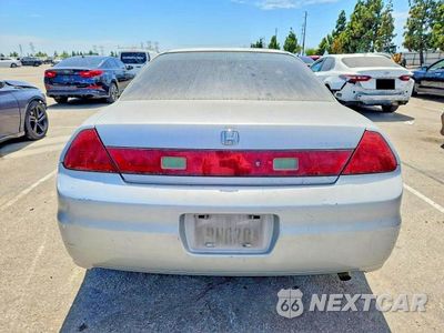 Zdjęcie 6 z 12 samochodu: 2001 HONDA ACCORD EX VIN:1HGCG327X1A011623 - miniatura