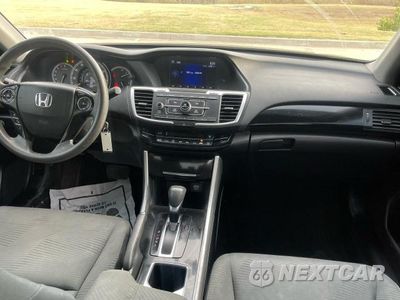 Zdjęcie 9 z 10 samochodu: 2017 HONDA ACCORD LX VIN:1HGCR2F34HA135473 - miniatura