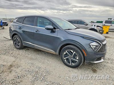 Czwarte zdjęcie samochodu z boku: 2023 KIA SPORTAGE LX VIN:KNDPUCAGXP7017129 - miniatura