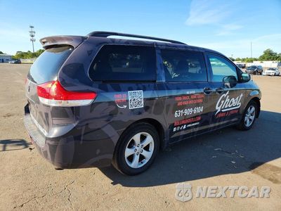 Trzecie zdjęcie samochodu z tyłu: 2011 TOYOTA SIENNA LE VIN:5TDKK3DC6BS175104 - miniatura