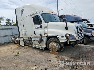 Czwarte zdjęcie samochodu z boku: 2019 FREIGHTLINER CASCADIA 125 SEMI TRUCK VIN:3AKJGLDR7KSKN8363 - miniatura