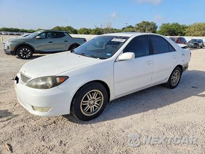 2005 TOYOTA CAMRY SE 4T1BE32K85U552996 - główne zdjęcie licytacji z USA - miniatura