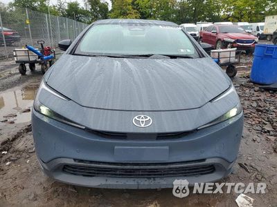 Piąte zdjęcie samochodu w środku: 2024 TOYOTA PRIUS LE VIN:JTDACAAU5R3047149 - miniatura