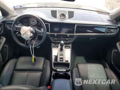 Zdjęcie 8 z 12 samochodu: 2024 PORSCHE MACAN S VIN:WP1AG2A59RLB35834 - miniatura