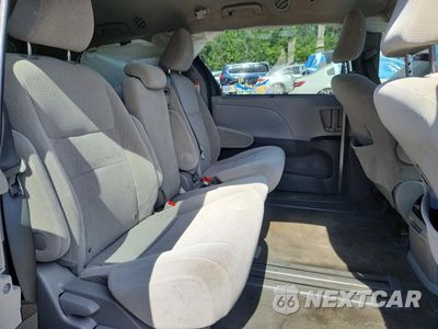 Zdjęcie 11 z 13 samochodu: 2017 TOYOTA SIENNA LE VIN:5TDKZ3DC9HS853302 - miniatura