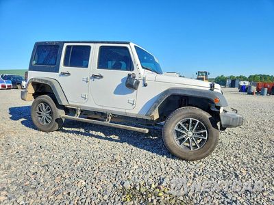 Czwarte zdjęcie samochodu z boku: 2017 JEEP WRANGLER UNLIMITED SPORT VIN:1C4BJWDG0HL639344 - miniatura