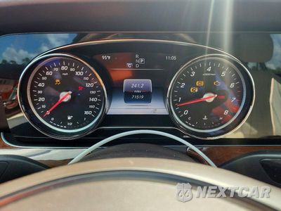 Zdjęcie 9 z 12 samochodu: 2017 MERCEDES-BENZ E 300 VIN:WDDZF4JB6HA175992 - miniatura