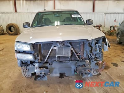 Piąte zdjęcie samochodu w środku: 2005 CHEVROLET SILVERADO K1500 VIN:1GCEK19B35E241250 - miniatura