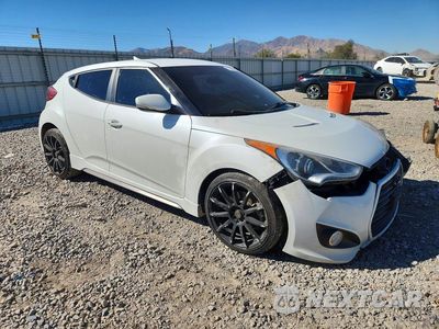 Czwarte zdjęcie samochodu z boku: 2015 HYUNDAI VELOSTER TURBO VIN:KMHTC6AE4FU221292 - miniatura