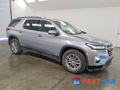 Czwarte zdjęcie samochodu z boku: 2023 CHEVROLET TRAVERSE LT VIN:1GNEVMKW9PJ221138 - miniatura