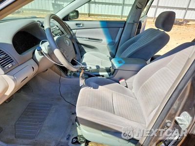 Zdjęcie 7 z 12 samochodu: 2005 TOYOTA CAMRY STANDARD VIN:4T1BE32K95U522647 - miniatura