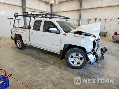 Czwarte zdjęcie samochodu z boku: 2015 CHEVROLET SILVERADO K1500 LT VIN:1GCVKREC0FZ288257 - miniatura