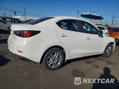 Trzecie zdjęcie samochodu z tyłu: 2017 TOYOTA YARIS IA BASE VIN:3MYDLBYV7HY177765 - miniatura