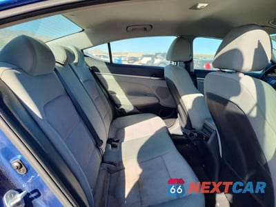 Zdjęcie 10 z 12 samochodu: 2017 HYUNDAI ELANTRA SE VIN:5NPD74LF2HH093140 - miniatura