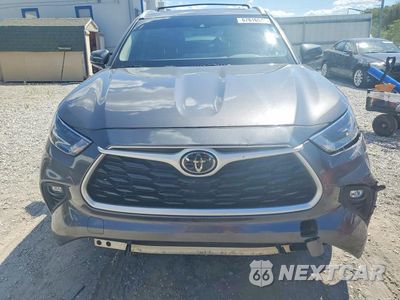 Piąte zdjęcie samochodu w środku: 2022 TOYOTA HIGHLANDER XLE VIN:5TDGZRAH1NS122951 - miniatura
