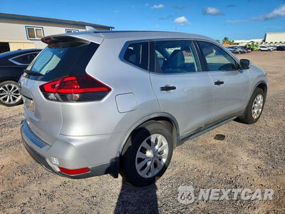 Trzecie zdjęcie samochodu z tyłu: 2018 NISSAN ROGUE S VIN:KNMAT2MT8JP558151 - miniatura