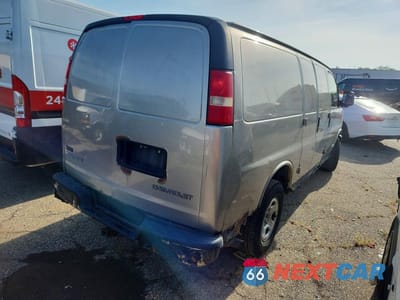 Trzecie zdjęcie samochodu z tyłu: 2003 CHEVROLET EXPRESS G2500 VIN:1GCFG25T031140133 - miniatura