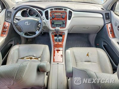 Zdjęcie 8 z 13 samochodu: 2005 TOYOTA HIGHLANDER LIMITED VIN:JTEEP21A650105049 - miniatura