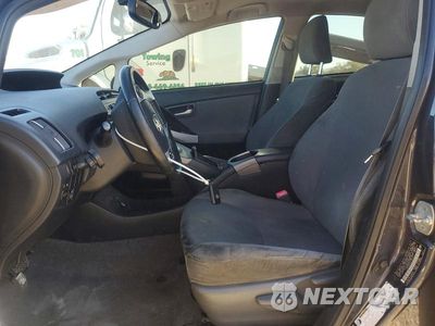 Zdjęcie 7 z 12 samochodu: 2013 TOYOTA PRIUS FOUR VIN:JTDKN3DU1D1651677 - miniatura