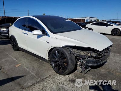 Czwarte zdjęcie samochodu z boku: 2017 TESLA MODEL X VIN:5YJXCBE21HF044050 - miniatura