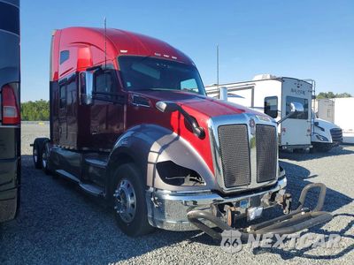 Czwarte zdjęcie samochodu z boku: 2019 KENWORTH T680 SEMI TRUCK VIN:1XKYDP9X5KJ252263 - miniatura